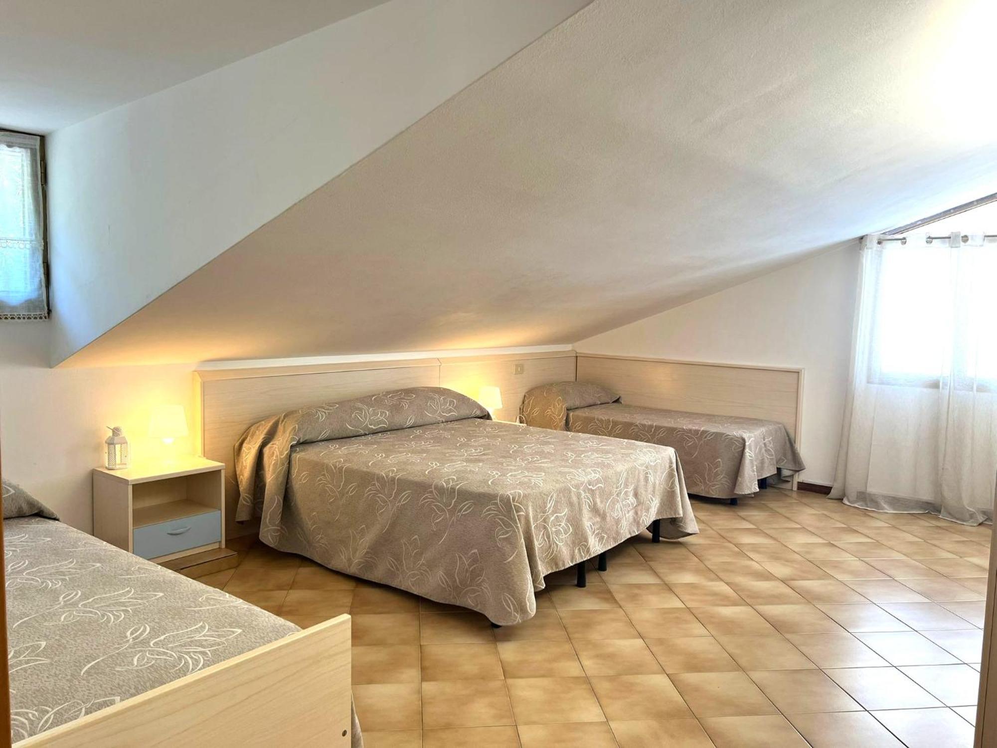 Quadrilocale E Mansarde Bafile241 - Adria - Family Apartment